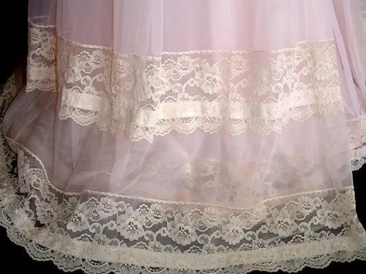 * NEW WITH TAG - EXQUISITE VINTAGE MISS ELAINE DUCHESS PINK LACE & RIBBON DOUBLE NYLON PEIGNOIR & NIGHTGOWN SET