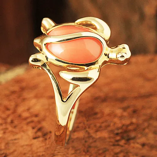 14K Yellow Gold Honu (Hawaiian Turtle) with Pink Coral Inlaid Ring