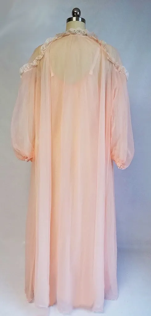 *EXQUISITE VINTAGE FLUFFY INTIME LACE DOUBLE NYLON PEIGNOIR & NIGHTGOWN IN VENETIAN PEACH