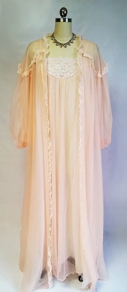 *EXQUISITE VINTAGE FLUFFY INTIME LACE DOUBLE NYLON PEIGNOIR & NIGHTGOWN IN VENETIAN PEACH