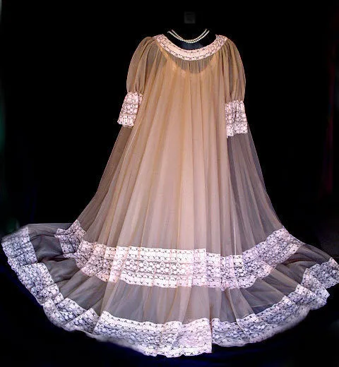 *FROM MY OWN PERSONAL COLLECTION - VINTAGE INTIME OF CALIFORNIA SOUTHERN BELLE LACE DOUBLE NYLON PEIGNOIR & NIGHTGOWN SET IN COCOA 'N CREAM