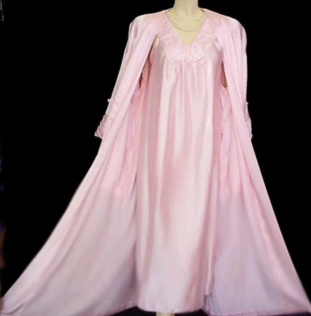 *GORGEOUS VINTAGE VALENTINO PINK SATIN BASKET WEAVE LOOK PEIGNOIR & NIGHTGOWN SET