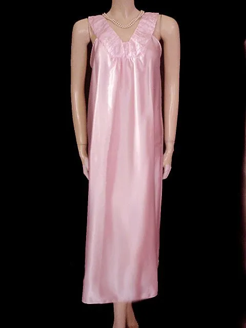 *GORGEOUS VINTAGE VALENTINO PINK SATIN BASKET WEAVE LOOK PEIGNOIR & NIGHTGOWN SET