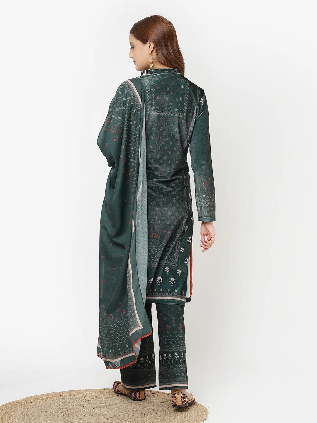 Green Printed Velvet Kurta Set for Women with Geometric Motifs (With Dupatta)