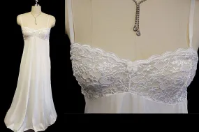 *RARE VINTAGE OLGA SHEER NYLON & SPANDEX LACE BRA NIGHTGOWN IN WHITE FROST