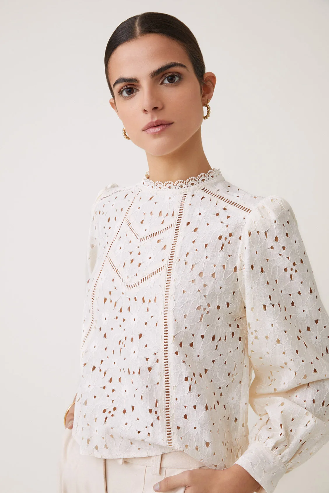 Suncoo Lais Broderie Anglaise Top in Cream