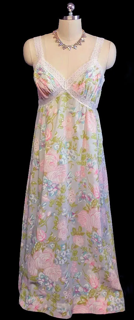 *VINTAGE '60s/ '70s KOMAR SPRING & SUMMER PINK & GREEN FLORAL LACE PEIGNOIR WITH PAGODA SLEEVES & NIGHTGOWN SET