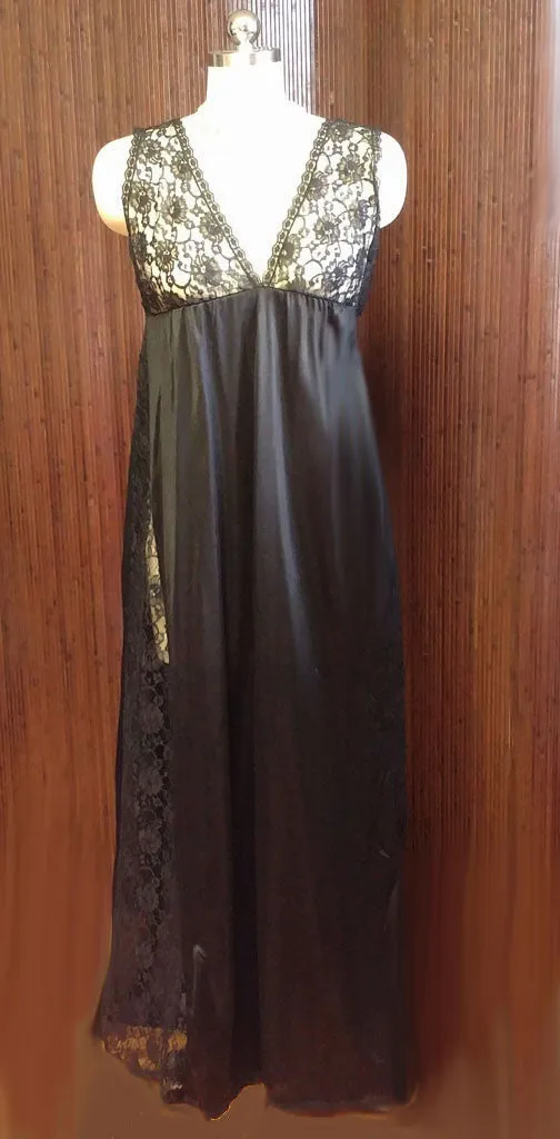 *VINTAGE 60s / '70s MISS ELAINE DOUBLE NYLON BLACK PEIGNOIR & NIGHTGOWN