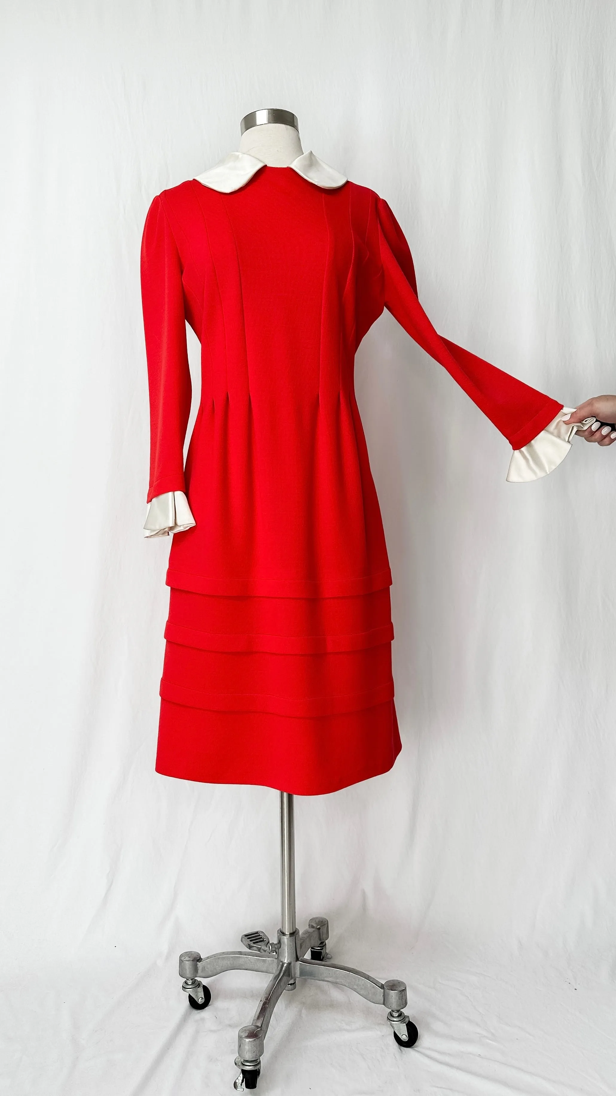 Vintage 60’s Red Wool & Silk Trim Collar & Bow Dress (M)