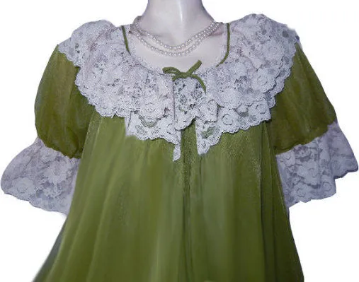 *VINTAGE ROVEL OF CALIFORNIA DOUBLE NYLON LACE PEIGNOIR & NIGHTGOWN SET IN SPANISH MOSS