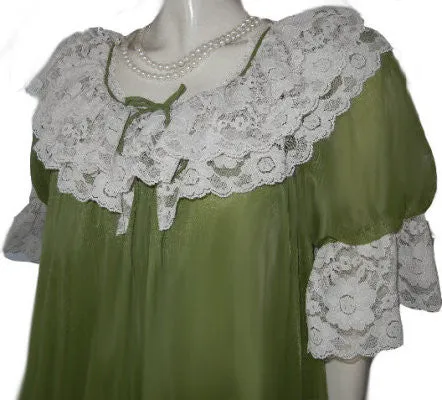 *VINTAGE ROVEL OF CALIFORNIA DOUBLE NYLON LACE PEIGNOIR & NIGHTGOWN SET IN SPANISH MOSS