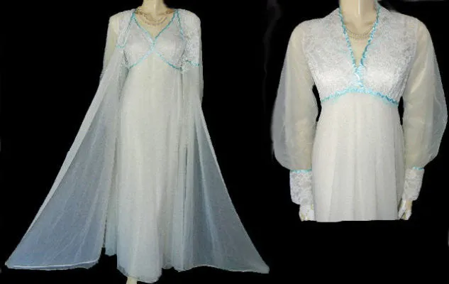 *VINTAGE SHADOWLINE BRIDAL TROUSSEAU DOUBLE NYLON LACE & SCALLOPED SATIN APPLIQUES PEIGNOIR & NIGHTGOWN SET IN AQUA & BRIDAL WHITE