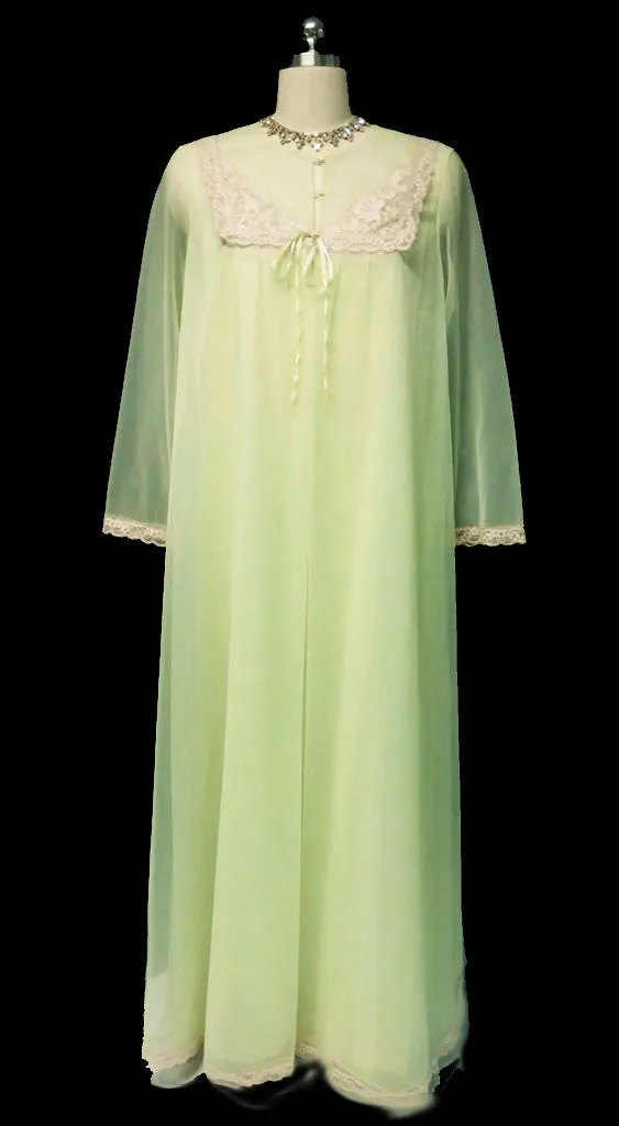 *VINTAGE VANITY FAIR DOUBLE NYLON PEIGNOIR & NIGHTGOWN SET WITH ECRU LACE IN KEY LIME COOKIE