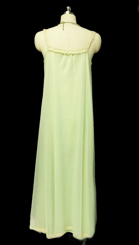 *VINTAGE VANITY FAIR DOUBLE NYLON PEIGNOIR & NIGHTGOWN SET WITH ECRU LACE IN KEY LIME COOKIE