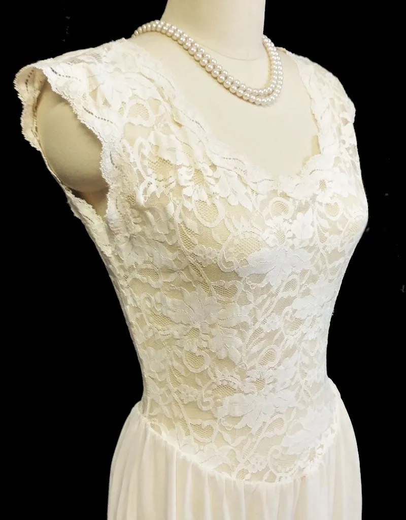 *VINTAGE VICTORIA’S SECRET BRIDAL TROUSSEAU SPANDEX LACE NIGHTGOWN WITH BEAUTIFUL BACK IN MOONLIGHT - LARGE